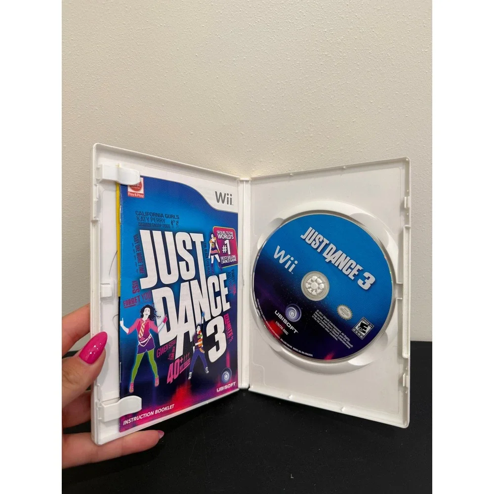 Just Dance 3 Nintendo Wii Video Game Ubisoft 2011 Complete with Manual CIB